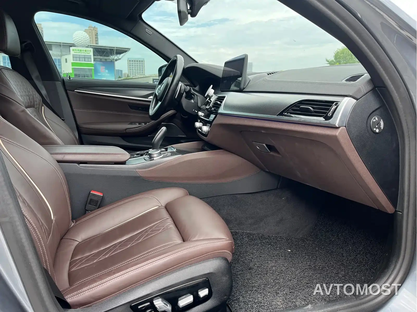 BMW 5 Series (Import) 2022 Facelift 540i Style Edition M Sport Package — фото 10