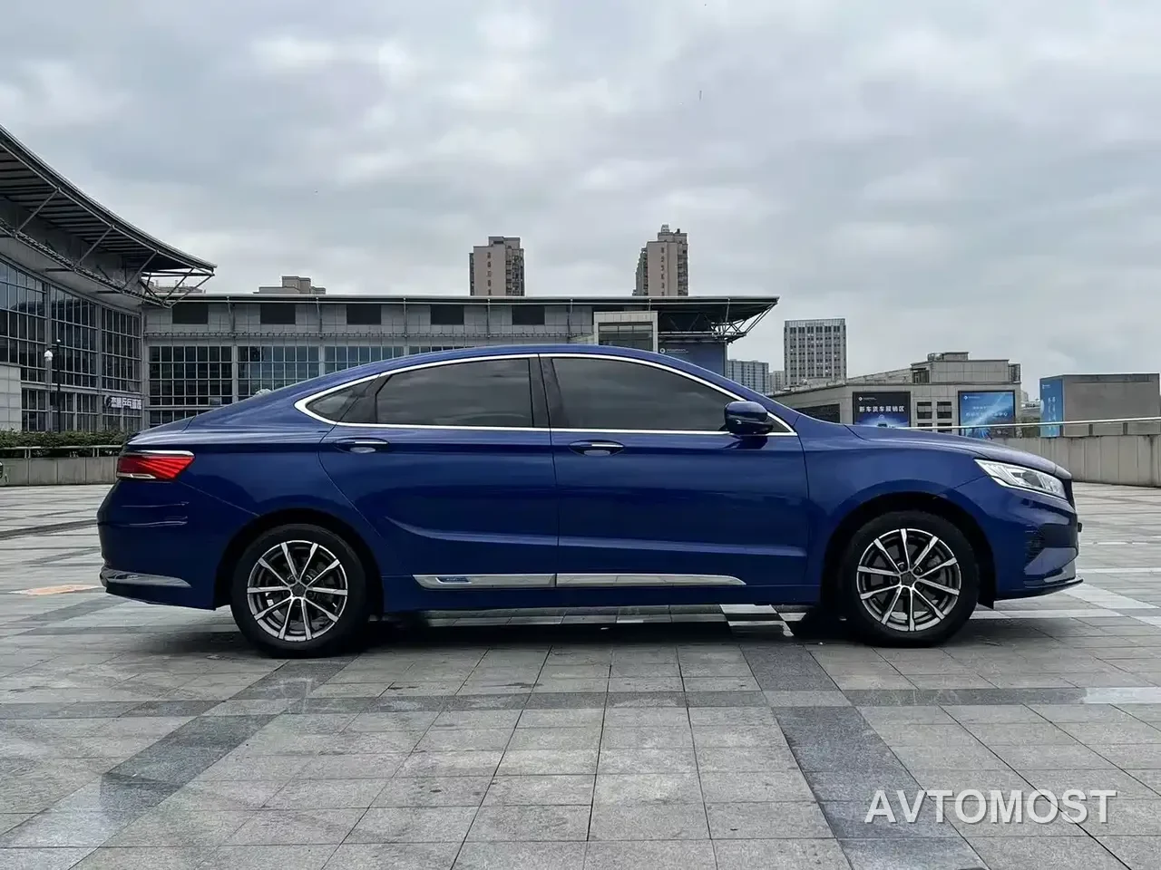 Geely Borui PHEV 2021 1.5T ePro Leading Glory Edition — фото 18