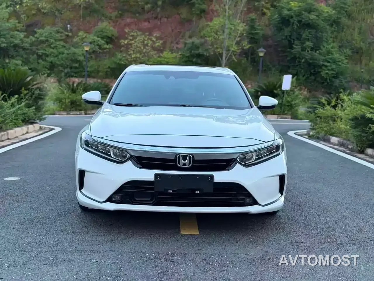 Honda Inspire 2022 Sharp Hybrid 2.0L Pure Wisdom Edition — фото 2