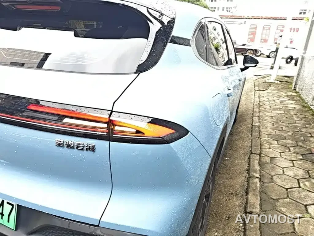 Baojun Yunhai 2024 140km Plug-in Hybrid — фото 3