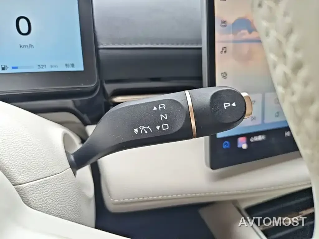 Baojun Yunhai 2024 140km Plug-in Hybrid — фото 7
