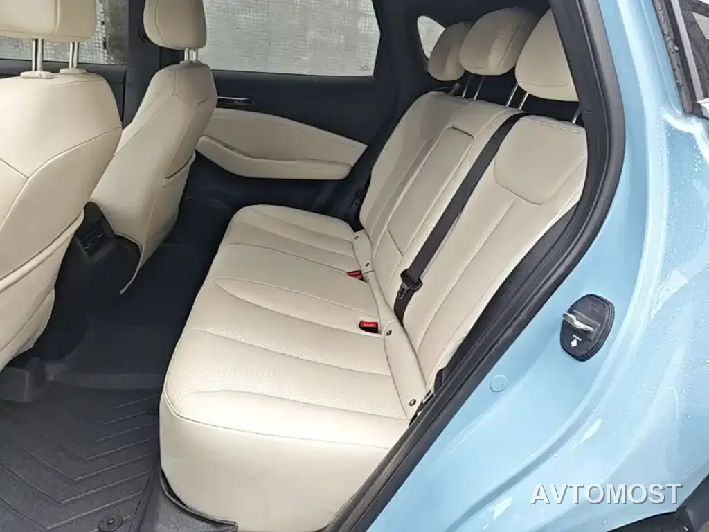 Baojun Yunhai 2024 140km Plug-in Hybrid — фото 8