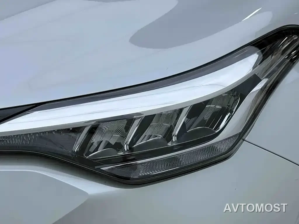 Toyota IZOA 2023 Hybrid 2.0L Yi-Xiang Edition — фото 6