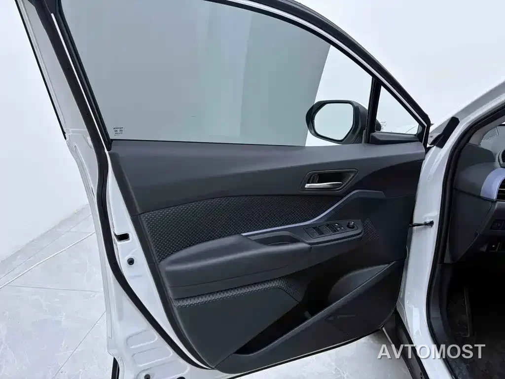Toyota IZOA 2023 Hybrid 2.0L Yi-Xiang Edition — фото 12