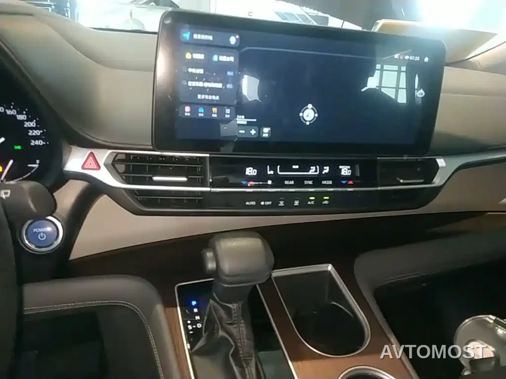 Toyota Granvia 2023 2.5L Hybrid Comfort Edition — фото 9
