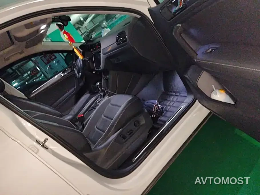 Volkswagen Tiguan L PHEV 2021 430PHEV Plug-in Hybrid Flagship — фото 8