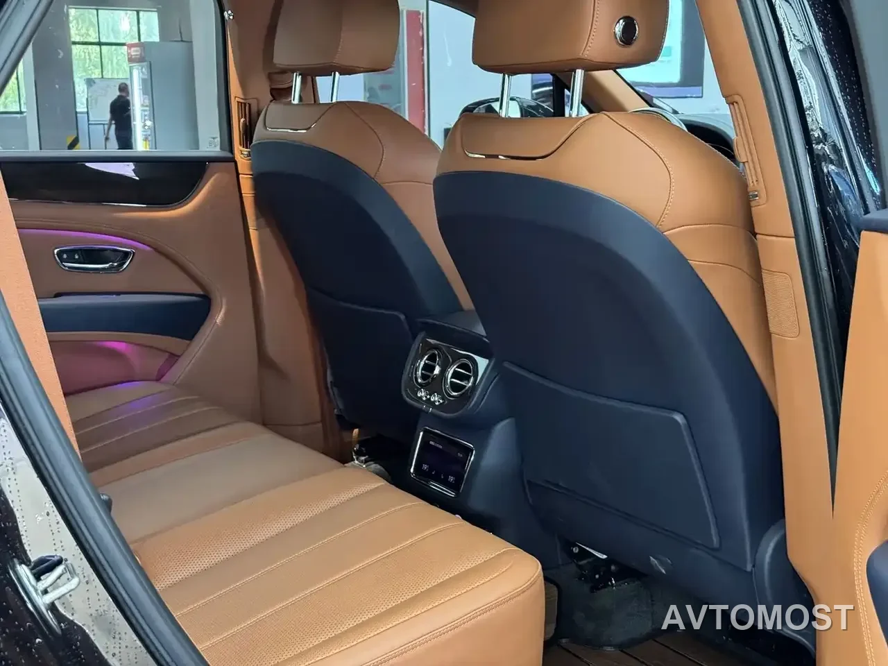 Bentley Bentayga Hybrid 2021 3.0T PHEV — фото 11