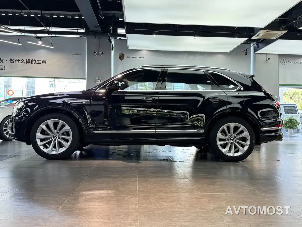 Bentley Bentayga Hybrid 2021 3.0T PHEV — фото 14