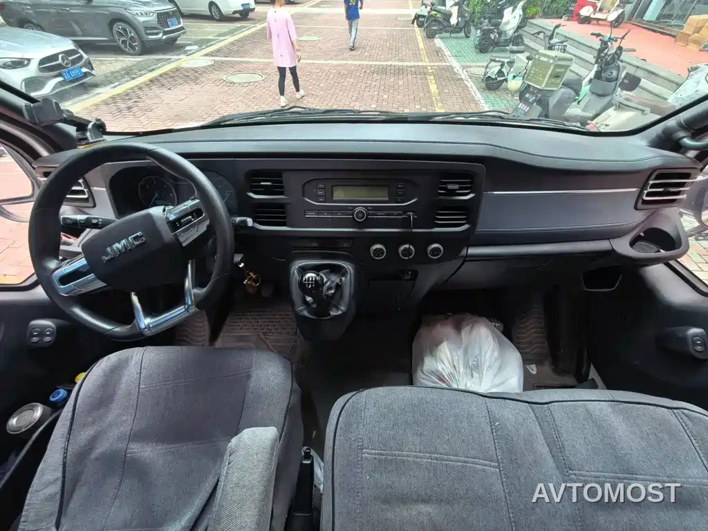 Jiangling JMC Fushun 2023 Model 2.0T Manual Short Wheelbase Medium Roof Commercial Multi-purpose Vehicle 5-seater — фото 5