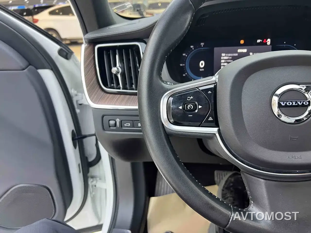 Volvo XC60 Plug-in Hybrid 2022 T8 PHEV AWD Inscription Luxury — фото 6