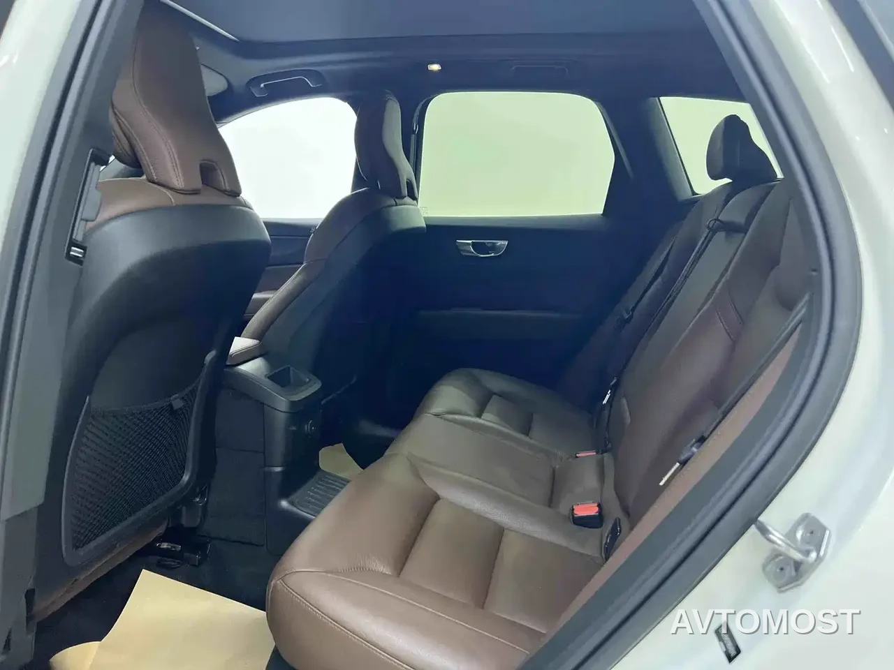 Volvo XC60 Plug-in Hybrid 2022 T8 PHEV AWD Inscription Luxury — фото 16