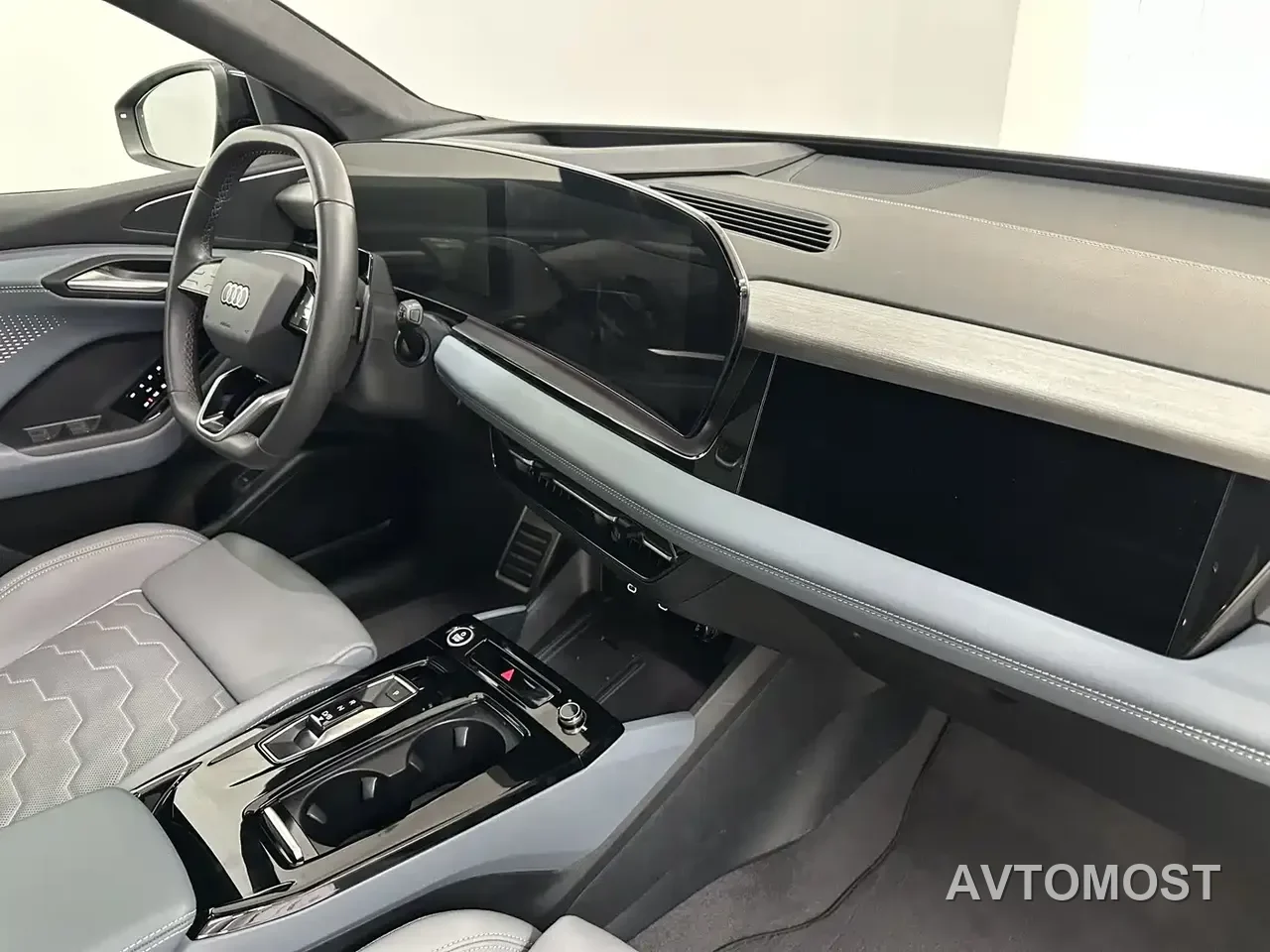Audi Q6L e-tron 2025 Model Pioneer Edition — фото 12