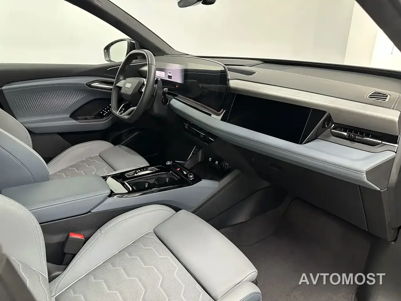 Audi Q6L e-tron 2025 Model Pioneer Edition — фото 13