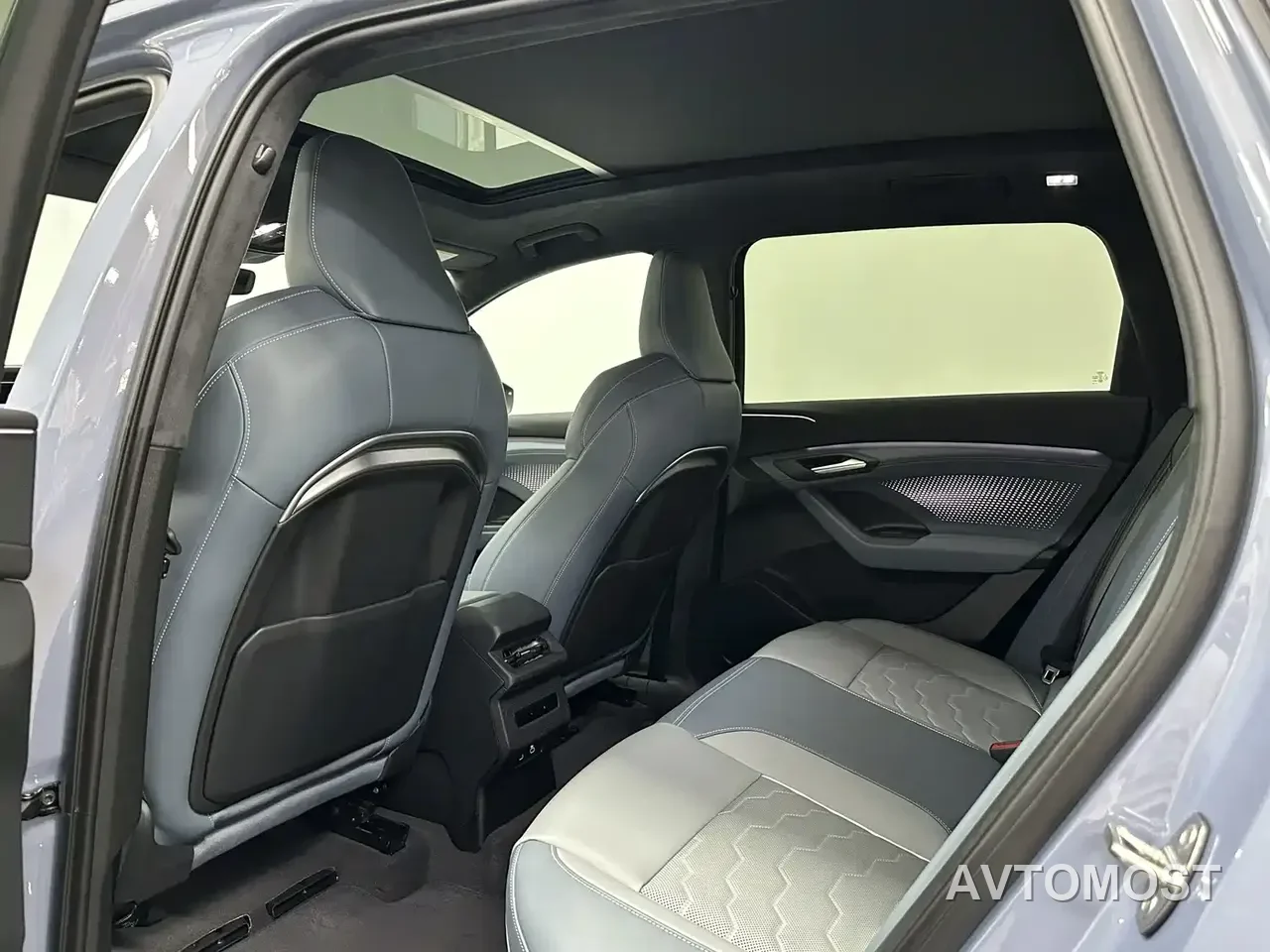 Audi Q6L e-tron 2025 Model Pioneer Edition — фото 14