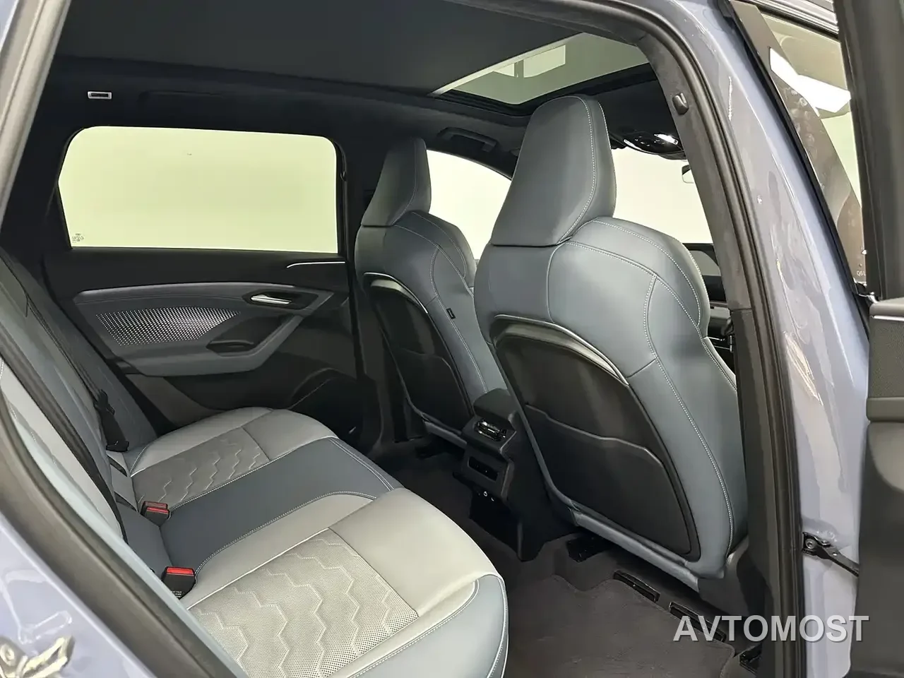 Audi Q6L e-tron 2025 Model Pioneer Edition — фото 15