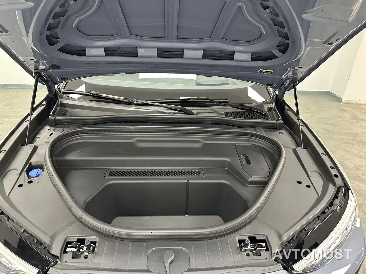 Audi Q6L e-tron 2025 Model Pioneer Edition — фото 18