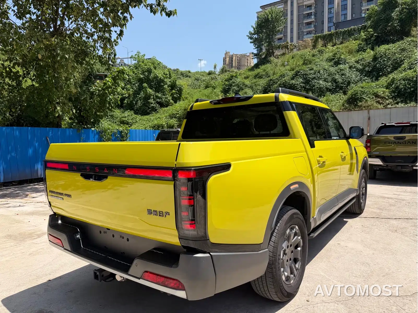 Nissan Frontier Pro PHEV 2026 Model 131KM 4WD Flagship Edition — фото 4