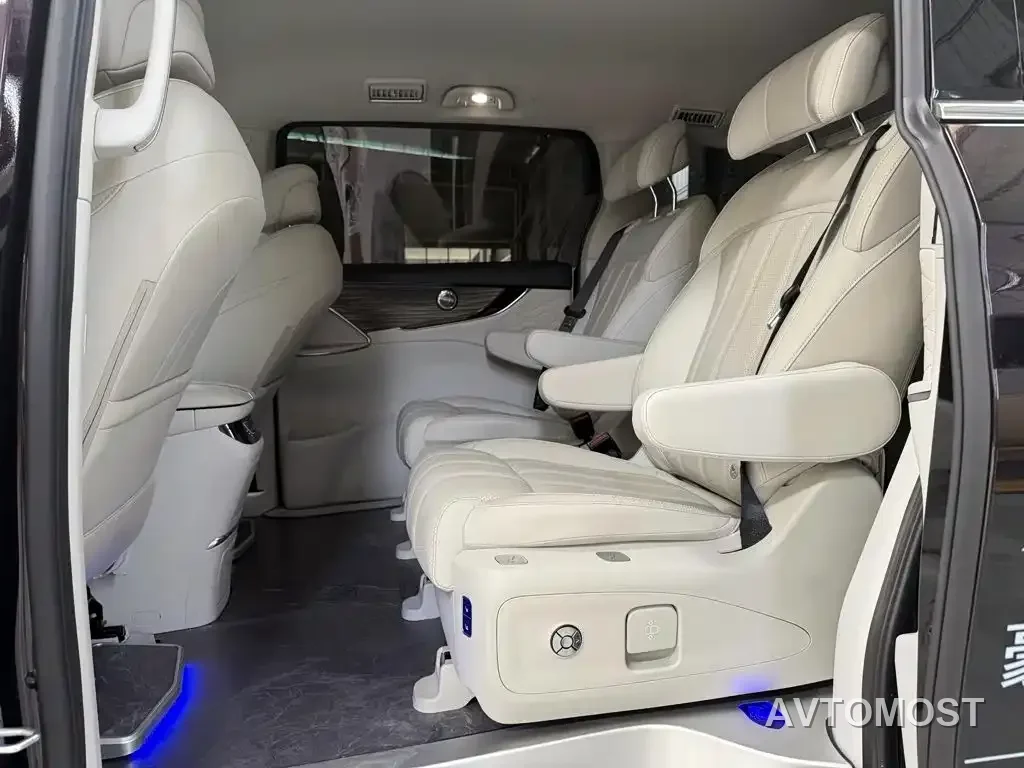 Dongfeng Fengxing Starlight V9 2026 Beyond Joy Series 200km Luxury — фото 3
