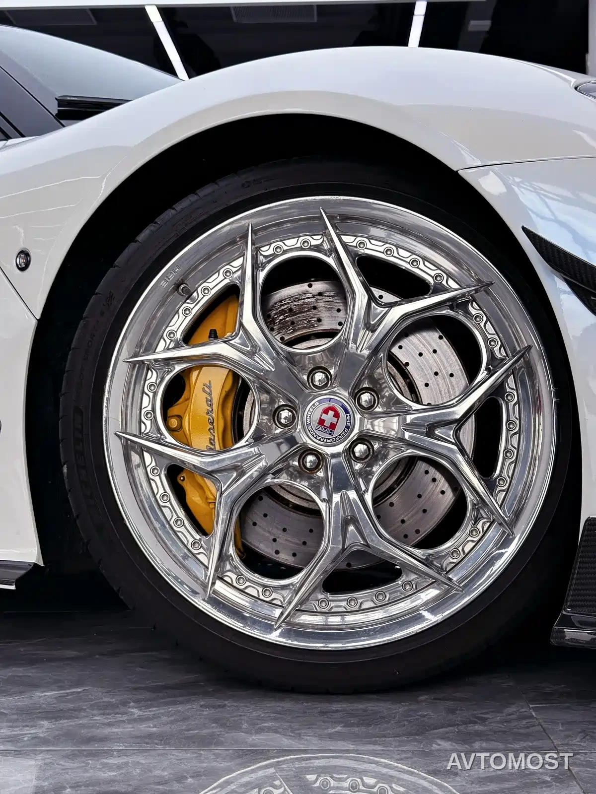 Maserati MC20 2020 3.0T Standard Edition — фото 10