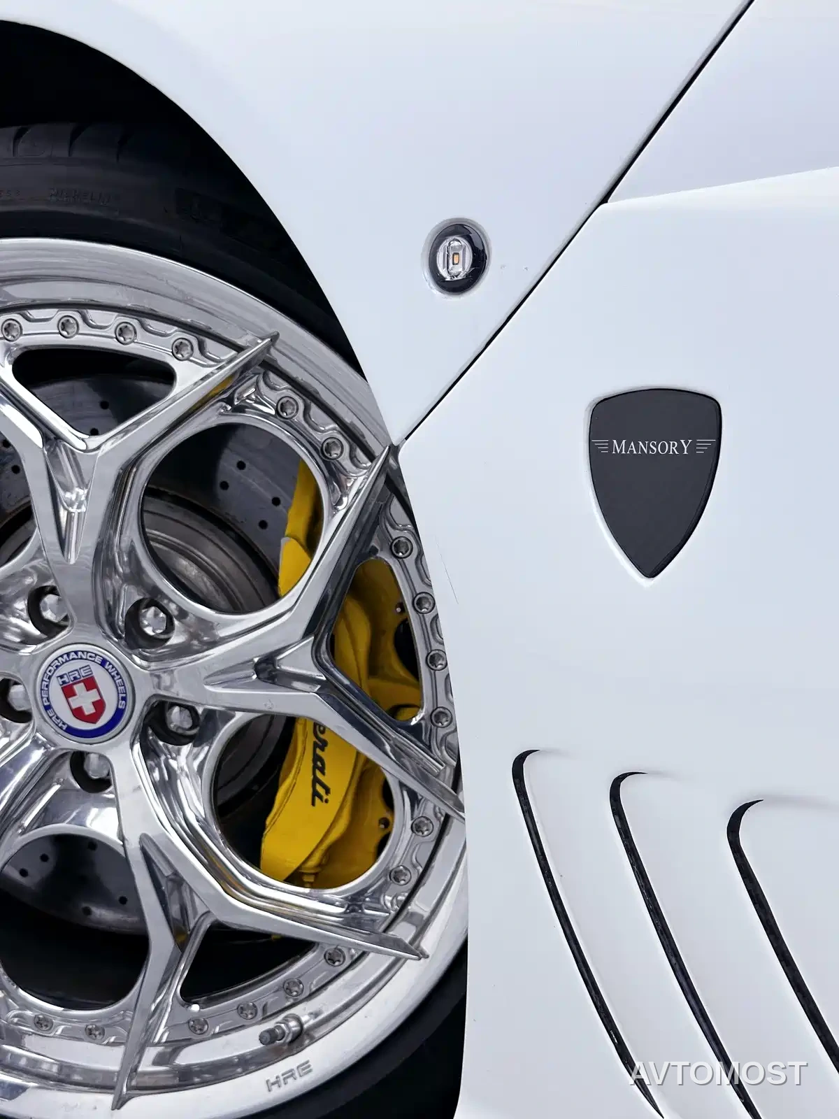 Maserati MC20 2020 3.0T Standard Edition — фото 12