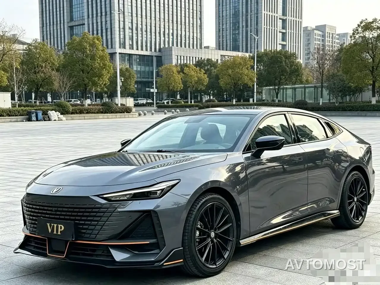 Changan UNI-V 2022 1.5T Sport Edition — фото 1