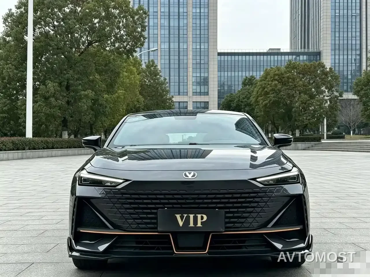 Changan UNI-V 2022 1.5T Sport Edition — фото 2