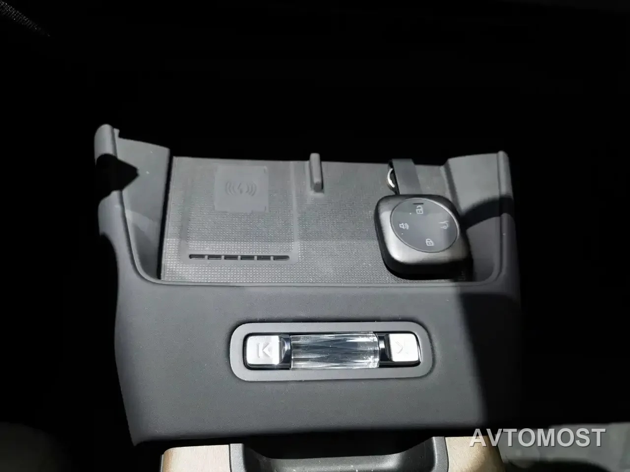 Volvo XC70 Plug-in Hybrid 2025 Standard — фото 12