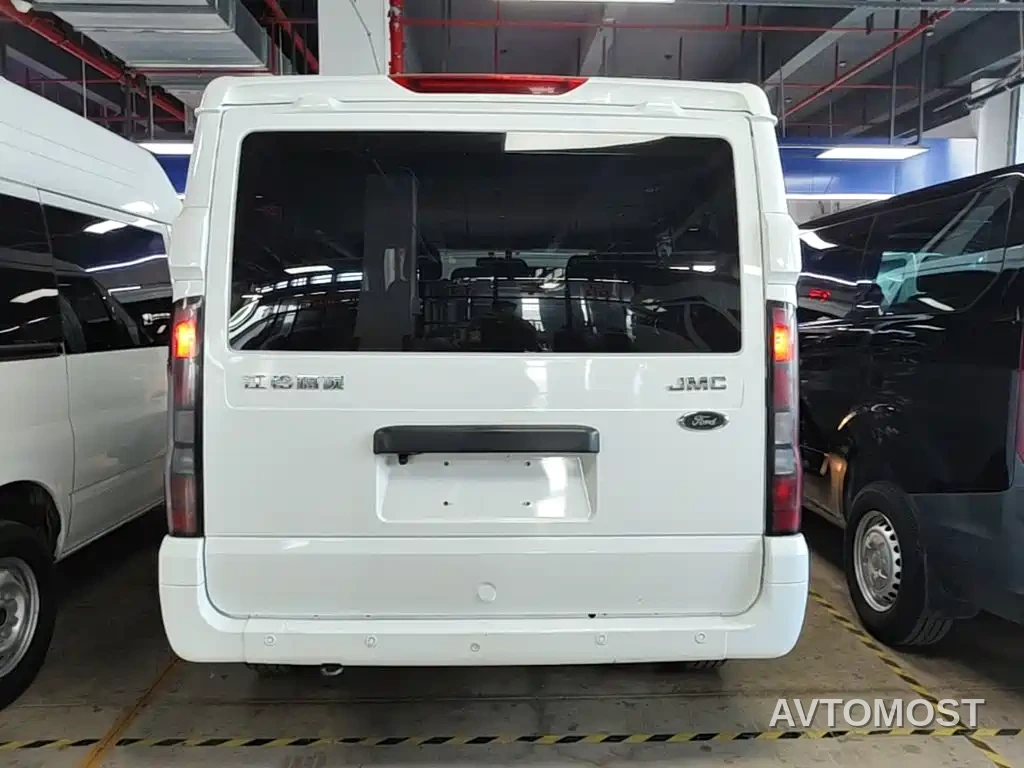 Jiangling JMC Fushun 2023 2.0T Manual Short Wheelbase Low Roof Commercial MPV 6 Seats with Lift-up Tailgate — фото 4