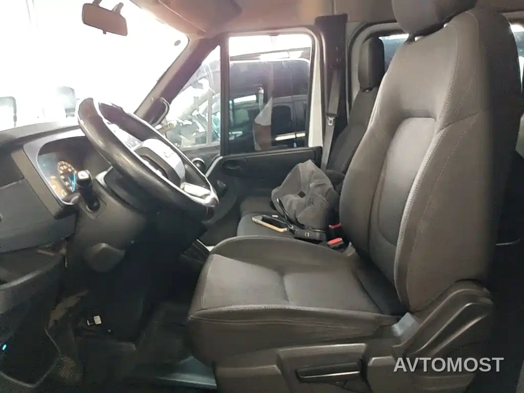 Jiangling JMC Fushun 2023 2.0T Manual Short Wheelbase Low Roof Commercial MPV 6 Seats with Lift-up Tailgate — фото 13