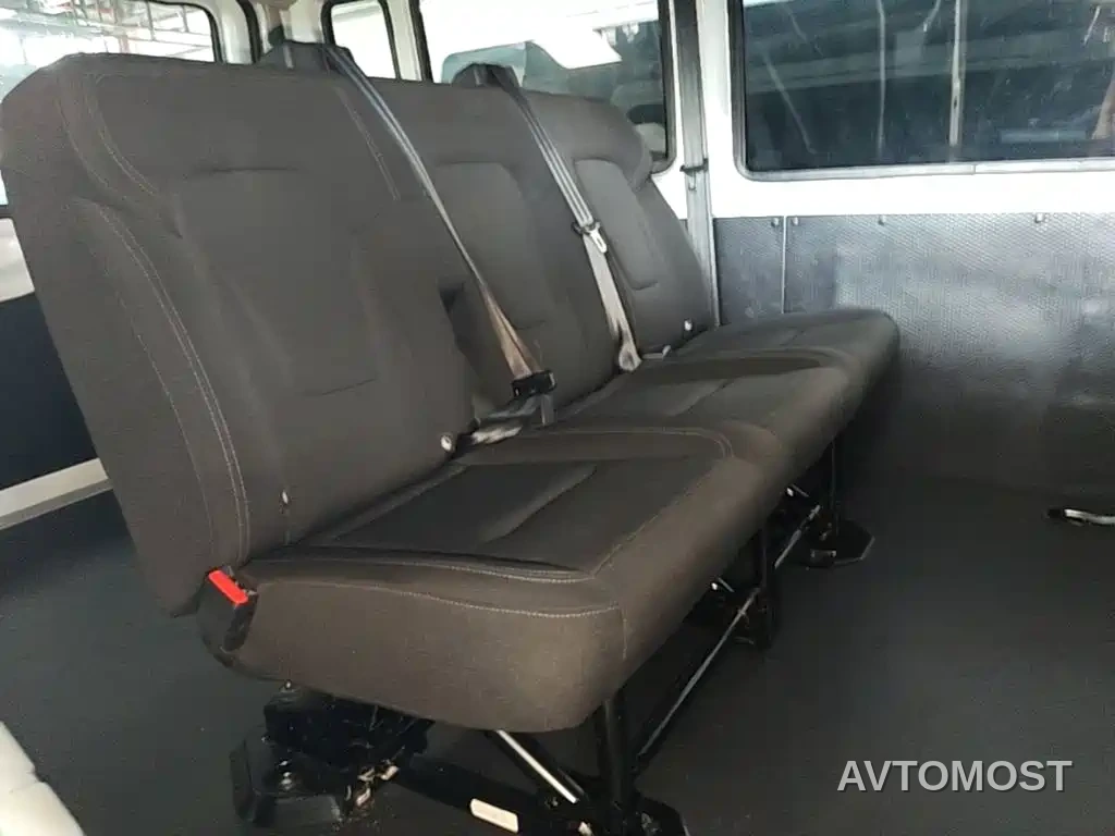 Jiangling JMC Fushun 2023 2.0T Manual Short Wheelbase Low Roof Commercial MPV 6 Seats with Lift-up Tailgate — фото 14