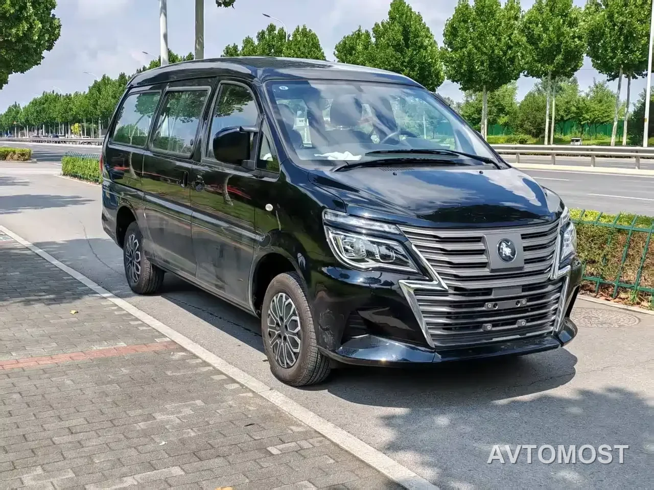 Dongfeng Fengxing Lingzhi New Energy 2025 110km EREV Basic 5-seater — фото 3