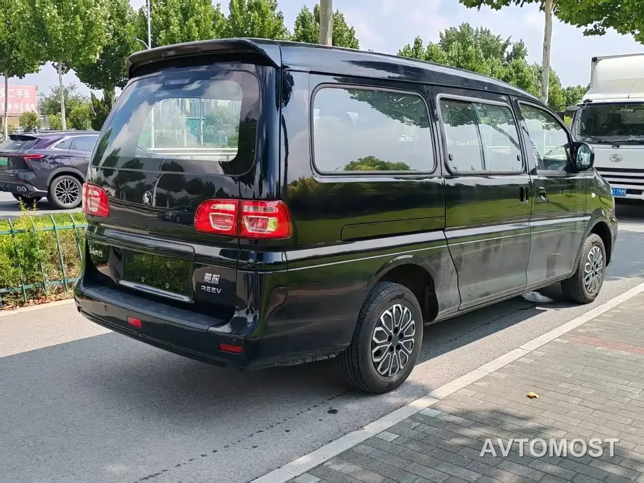 Dongfeng Fengxing Lingzhi New Energy 2025 110km EREV Basic 5-seater — фото 4