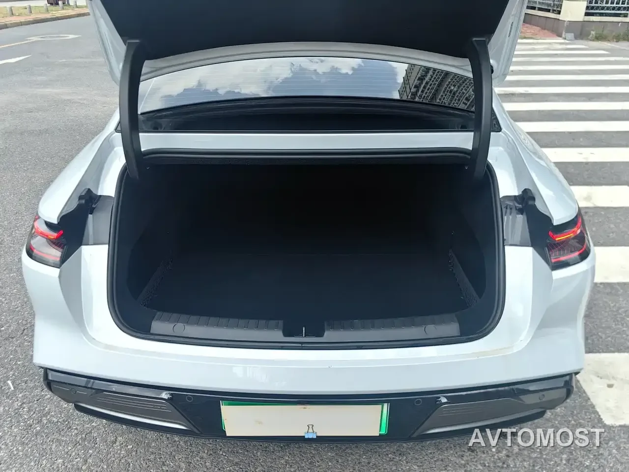 Geely Galaxy E8 2024 550km RWD MAX — фото 8