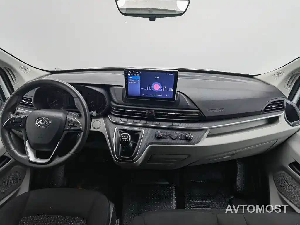 SAIC Maxus Xintu V90 2020 2.0T Manual YunJie Edition FWD Single Rear Tire Short Wheelbase Medium Roof 6-seater — фото 4