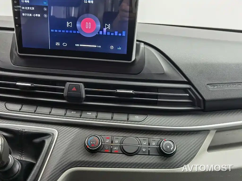 SAIC Maxus Xintu V90 2020 2.0T Manual YunJie Edition FWD Single Rear Tire Short Wheelbase Medium Roof 6-seater — фото 11
