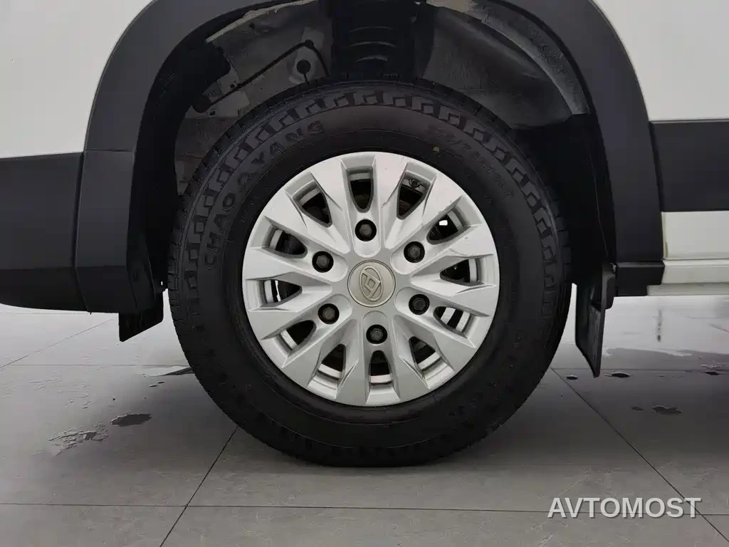 SAIC Maxus Xintu V90 2020 2.0T Manual YunJie Edition FWD Single Rear Tire Short Wheelbase Medium Roof 6-seater — фото 16