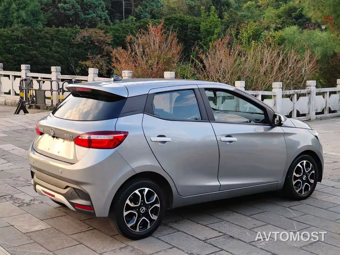 JMCG New Energy Yizhi EV3 2021 Mini Radar Yue Run Model — фото 7