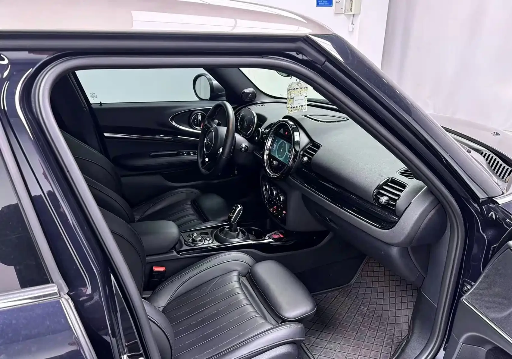 MINI CLUBMAN 2023 2.0T COOPER S Connoisseur — фото 7