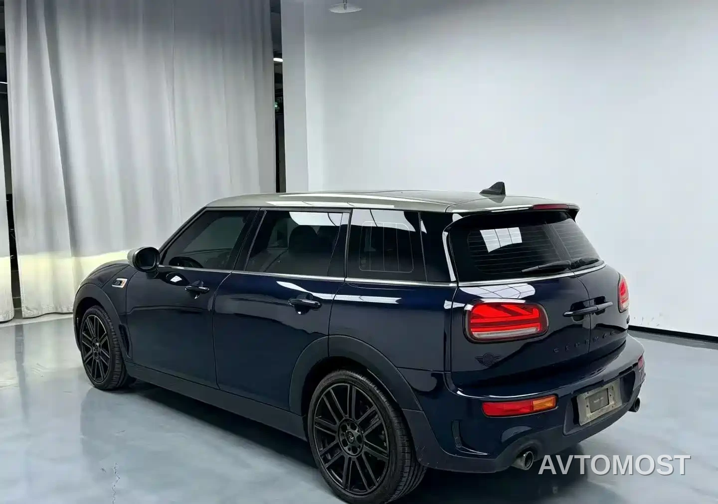 MINI CLUBMAN 2023 2.0T COOPER S Connoisseur — фото 10