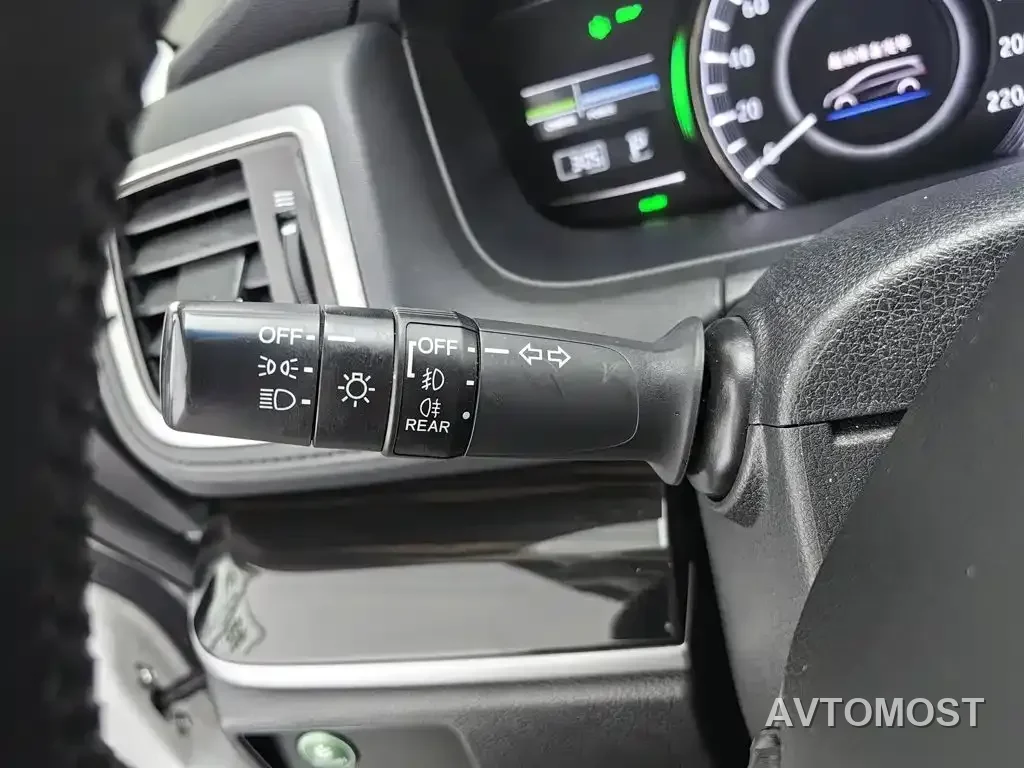 Honda Odyssey 2021 2.0L Sharp Comfort Edition — фото 18