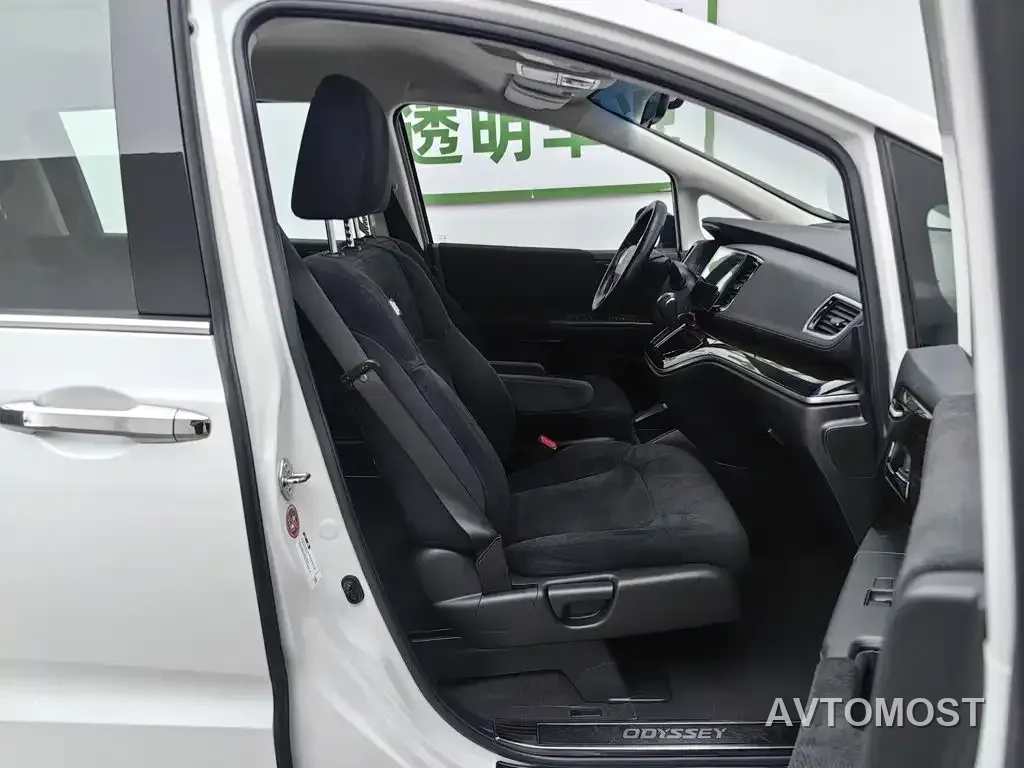 Honda Odyssey 2021 2.0L Sharp Comfort Edition — фото 20