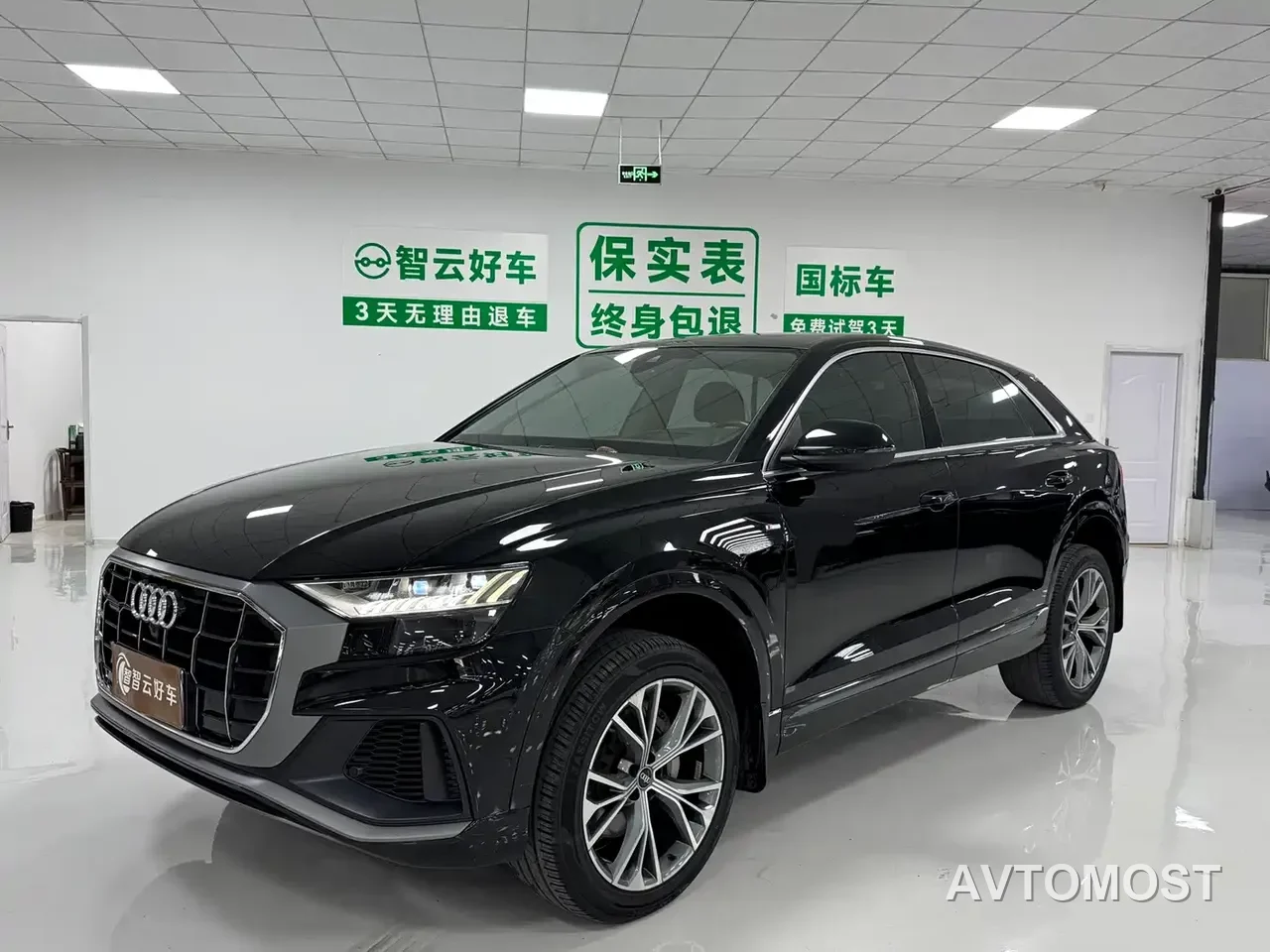 Audi Q8 2022 55 TFSI Luxury Dynamic — фото 1