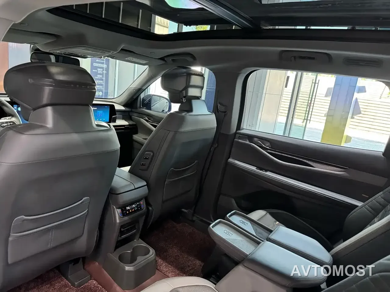 Ford Edge 2023 Edge L 2.0T EcoBoost E Hybrid AWD 7-Seater Premium — фото 7