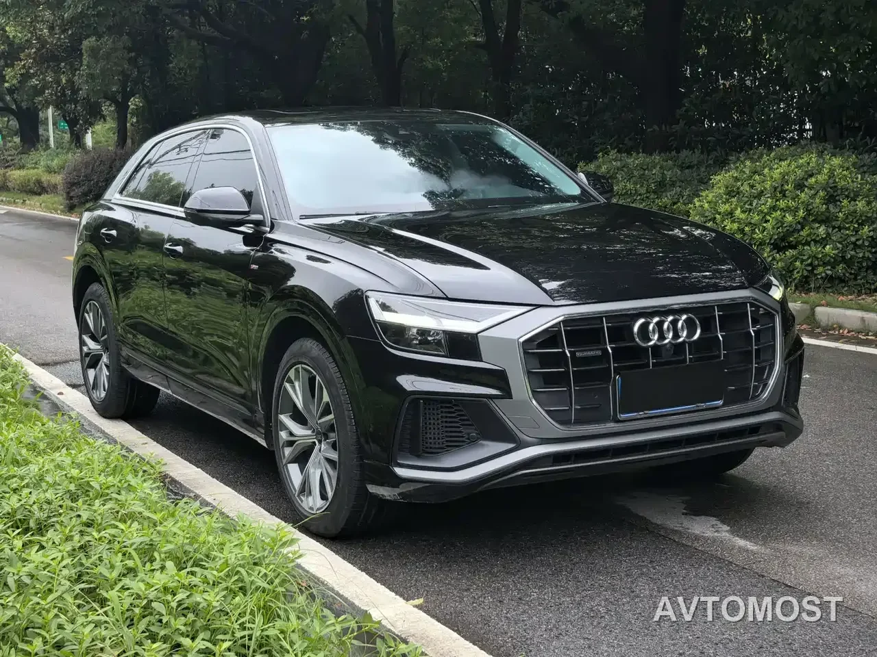Audi Q8 2021 Model 55 TFSI Luxury Dynamic — фото 3