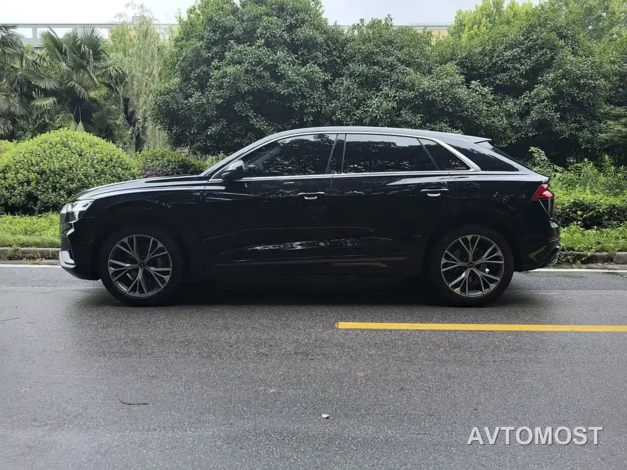 Audi Q8 2021 Model 55 TFSI Luxury Dynamic — фото 4