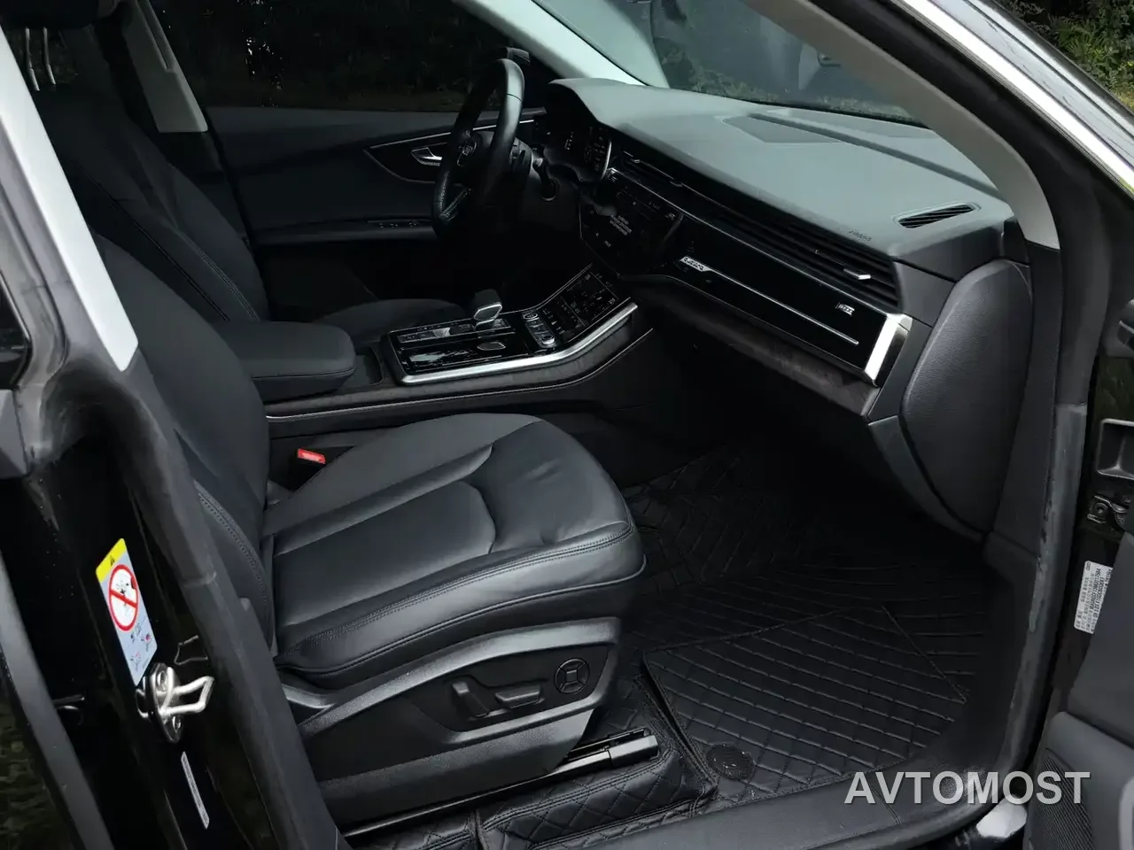 Audi Q8 2021 Model 55 TFSI Luxury Dynamic — фото 9