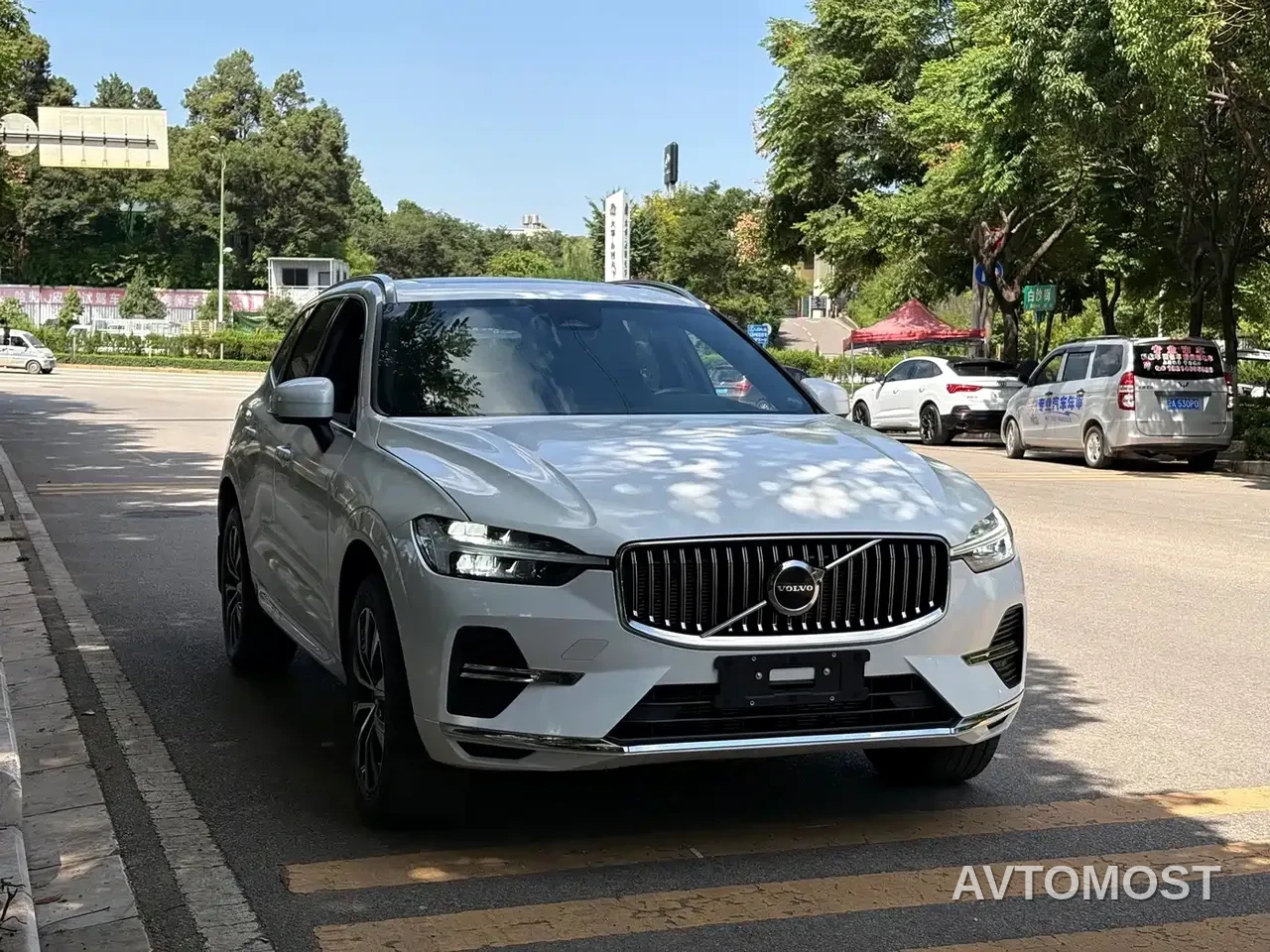 Volvo XC60 2024 B5 AWD Zhiyi Luxury Edition — фото 3