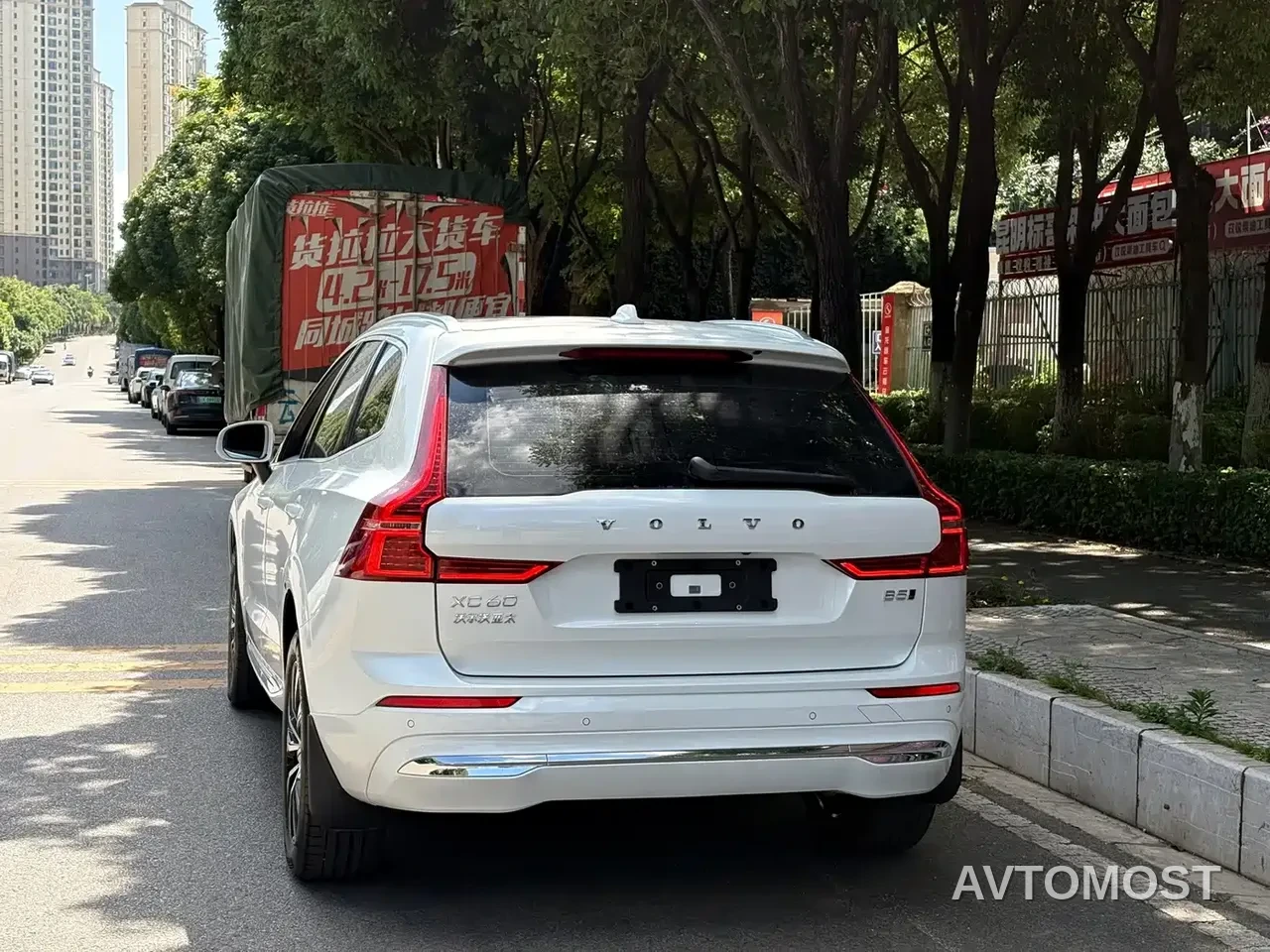 Volvo XC60 2024 B5 AWD Zhiyi Luxury Edition — фото 10
