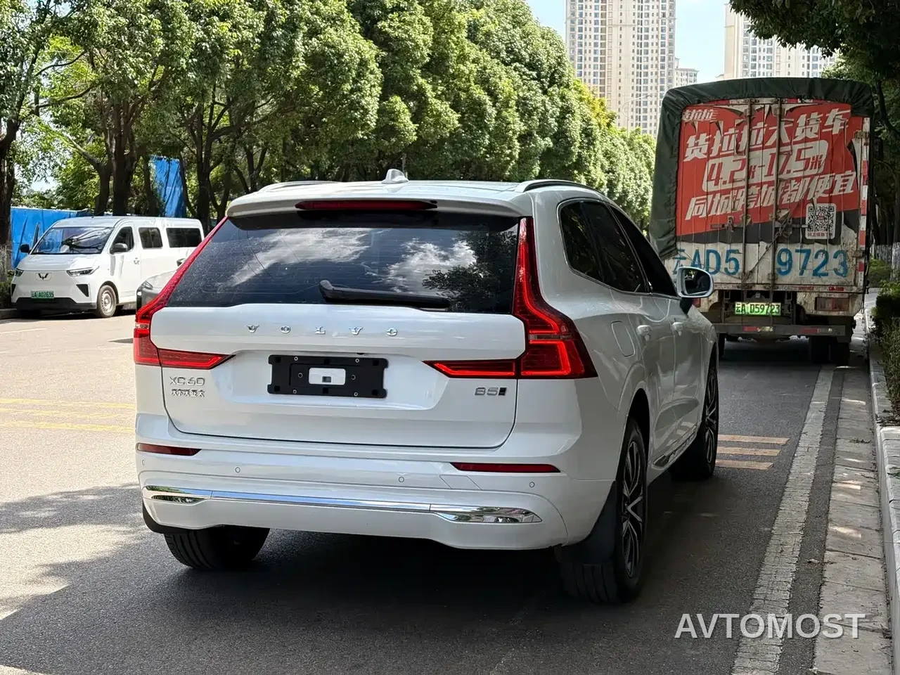 Volvo XC60 2024 B5 AWD Zhiyi Luxury Edition — фото 11