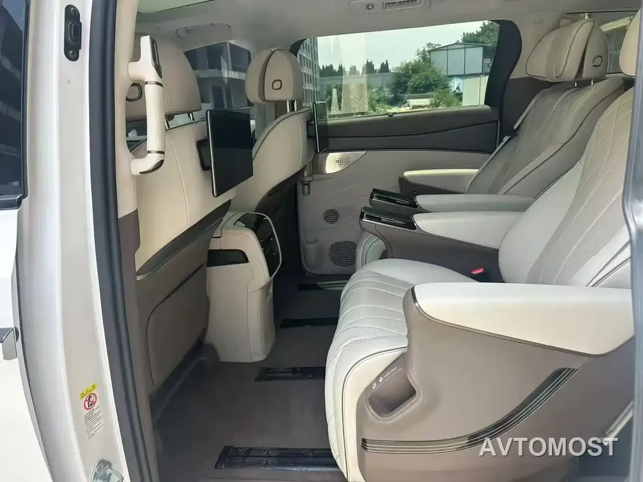 Denza D9 2022 DM-i 970 AWD Flagship — фото 9